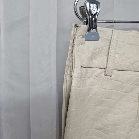 Ivory Embossed Faux Leather Mini Skort Shorts Party Club Rave M - Picture 5 of 10